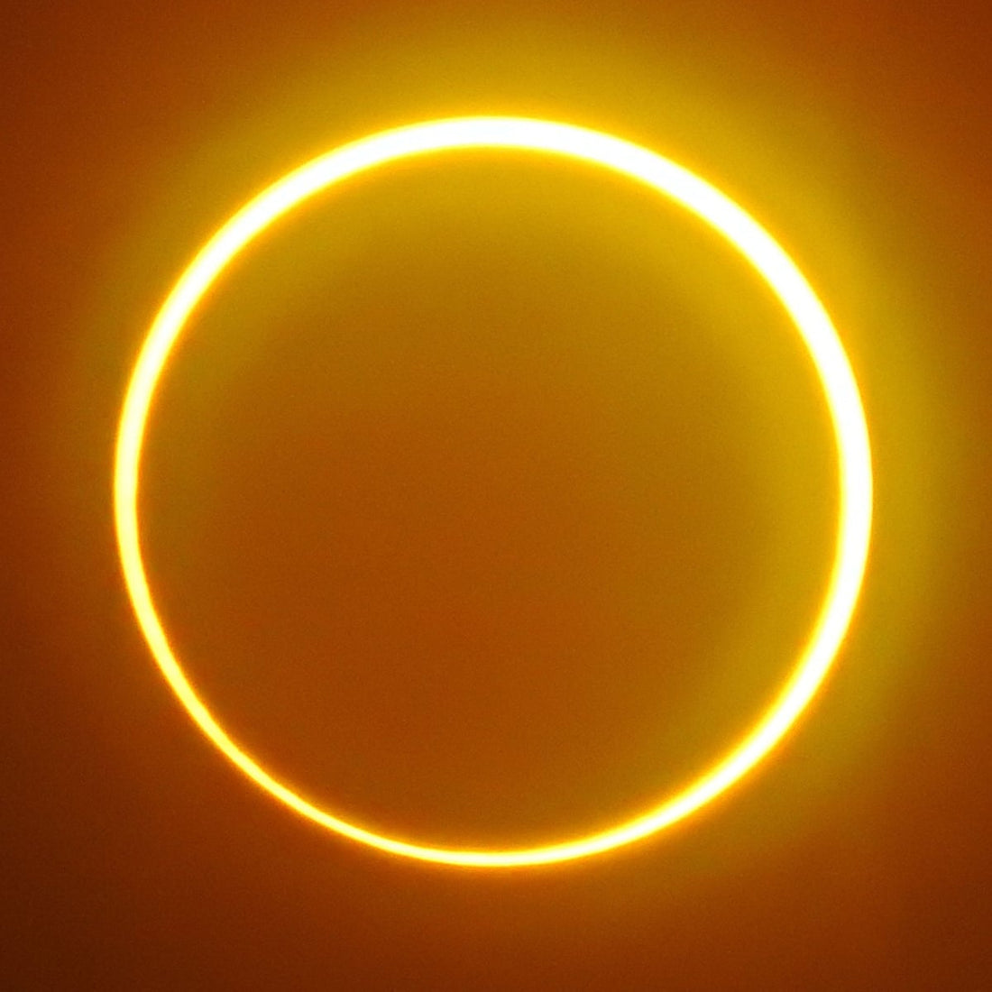 19.04.23 - Hybrid Solar Eclipse/New Moon